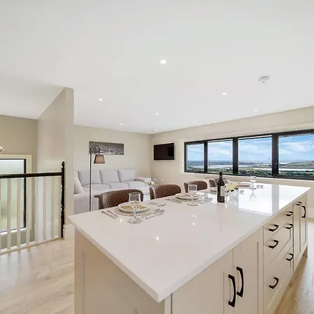 Daire Seaview 'sleeping 4 Guests' Rockstown