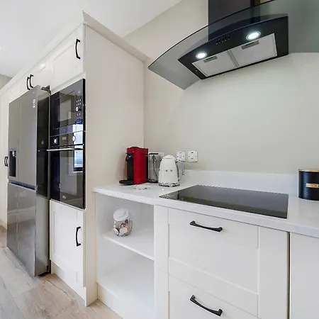 Seaview 'sleeping 4 Guests' Rockstown