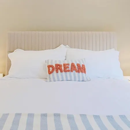 Seaview 'sleeping 4 Guests' Rockstown