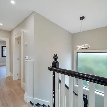 Seaview 'sleeping 4 Guests' Rockstown