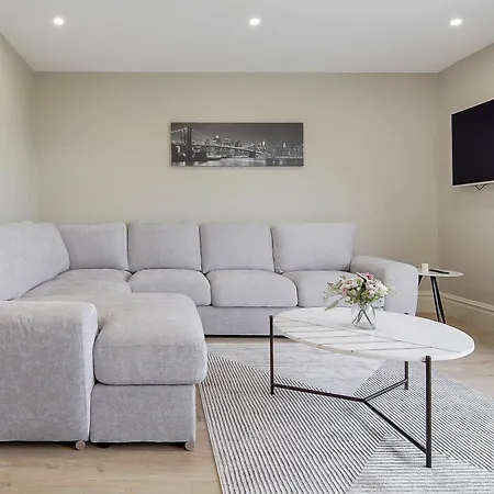 Seaview 'sleeping 4 Guests'