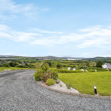 Seaview 'sleeping 4 Guests' Rockstown