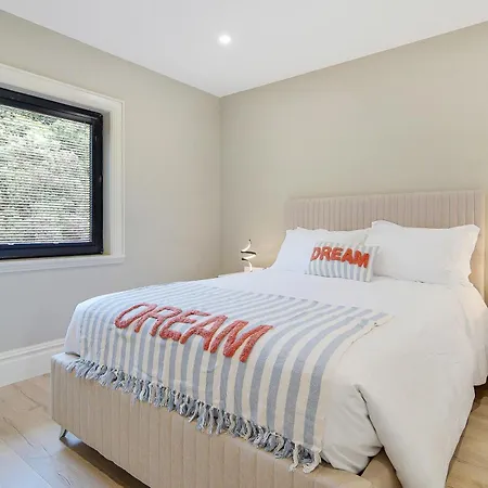 Seaview 'sleeping 4 Guests' Daire Rockstown