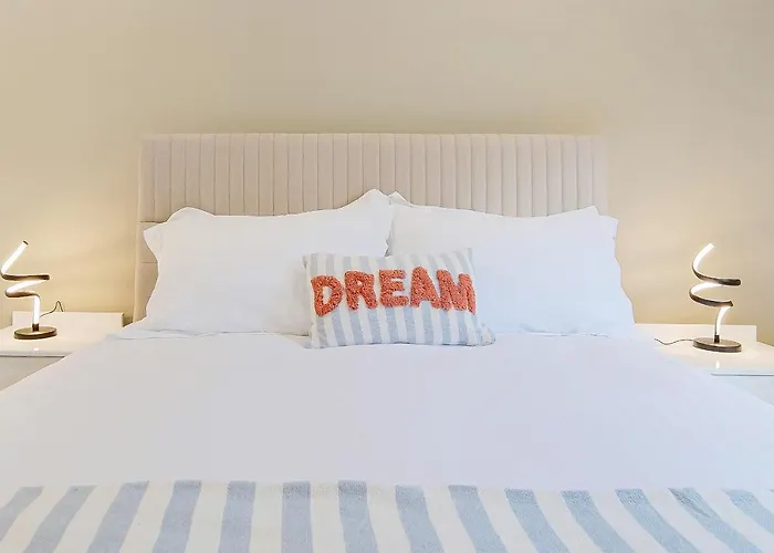 Seaview 'sleeping 4 Guests' Rockstown