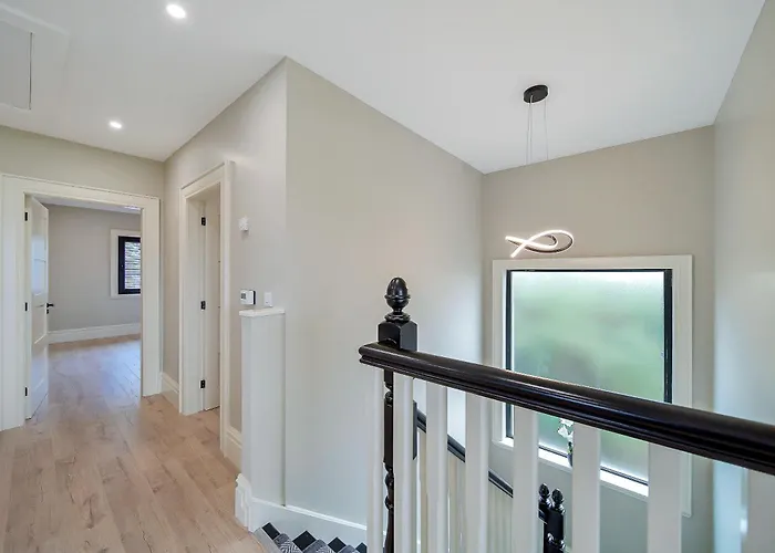 Seaview 'sleeping 4 Guests' Rockstown