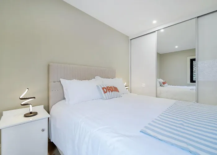 Seaview 'sleeping 4 Guests' Rockstown