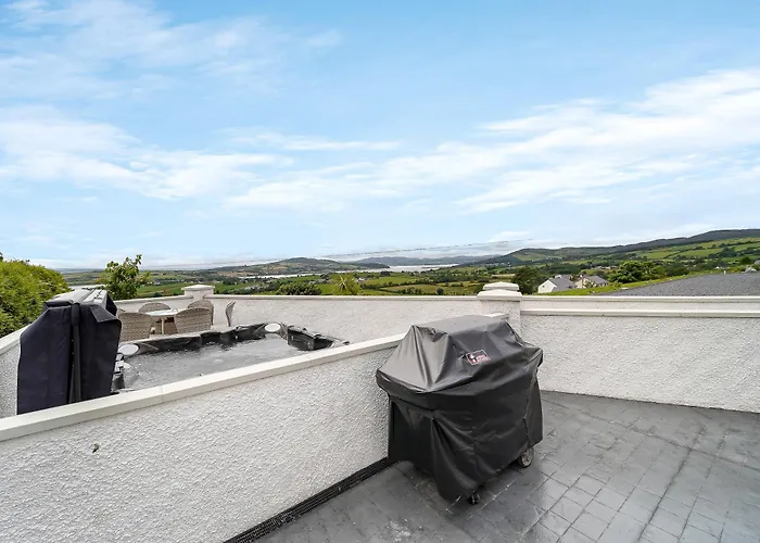 Seaview 'sleeping 4 Guests' Apartment